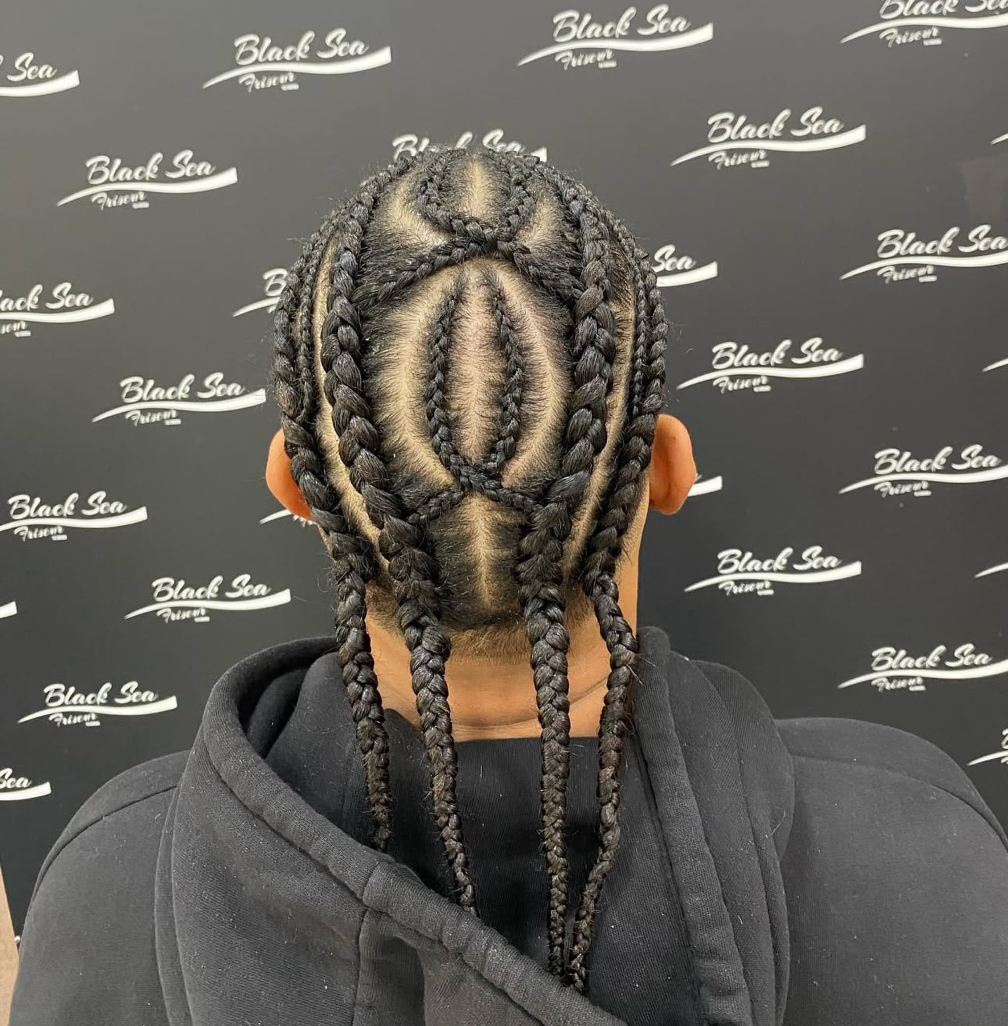 Geflochtene Frisur aus dem Black Sea Friseur